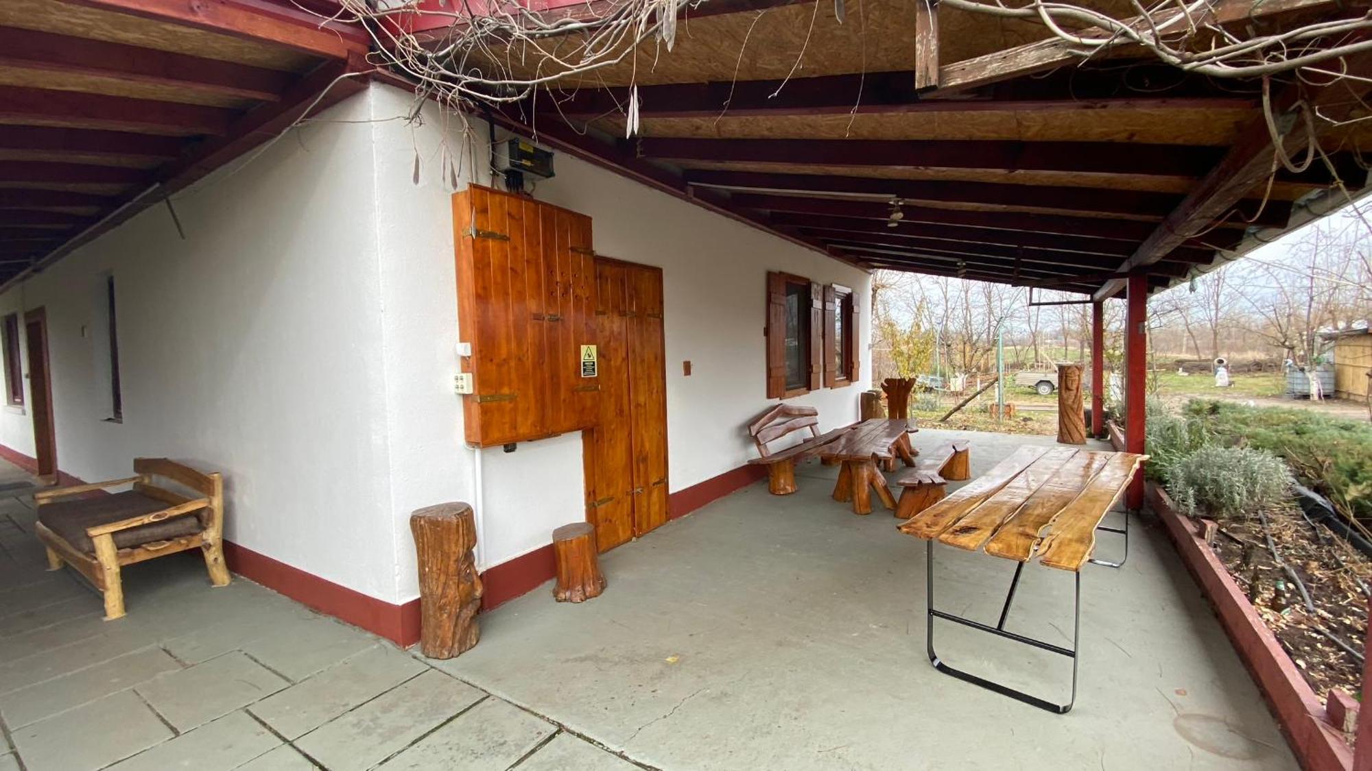 Dobo Tanya Villa Roszke Luaran gambar