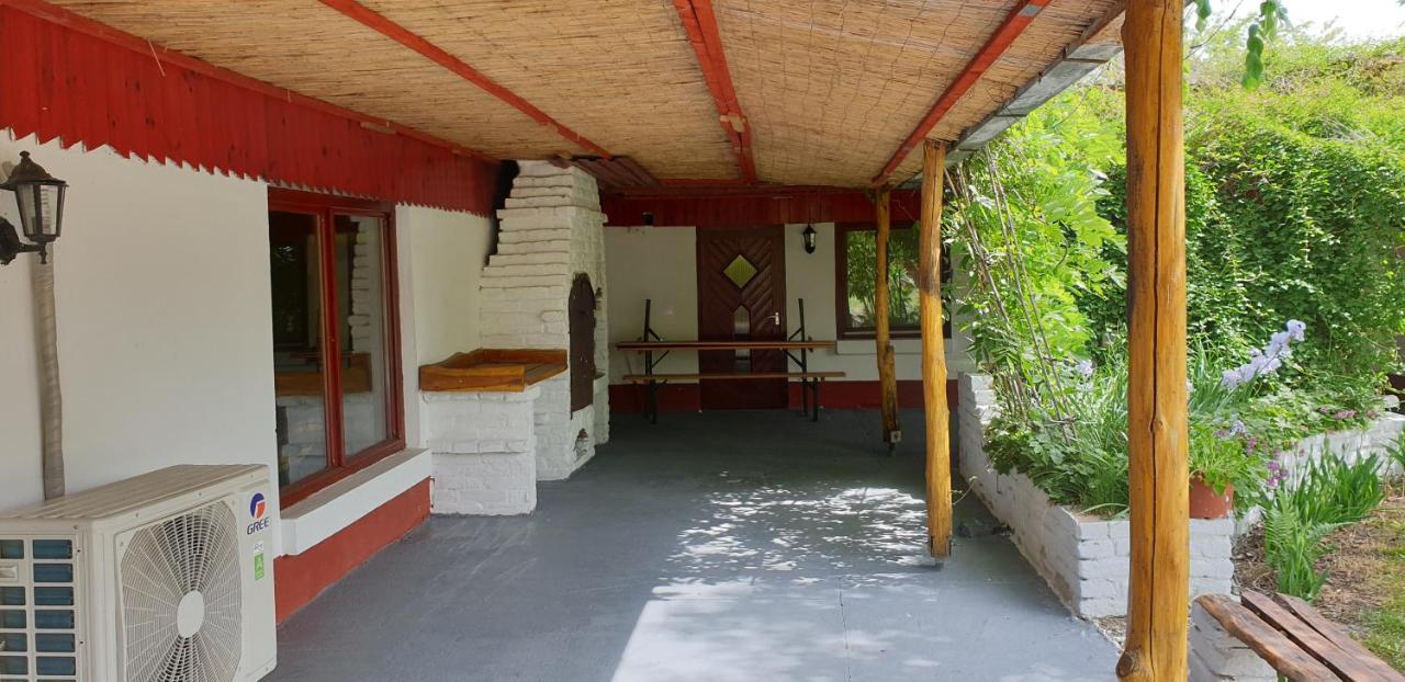 Dobo Tanya Villa Roszke Luaran gambar