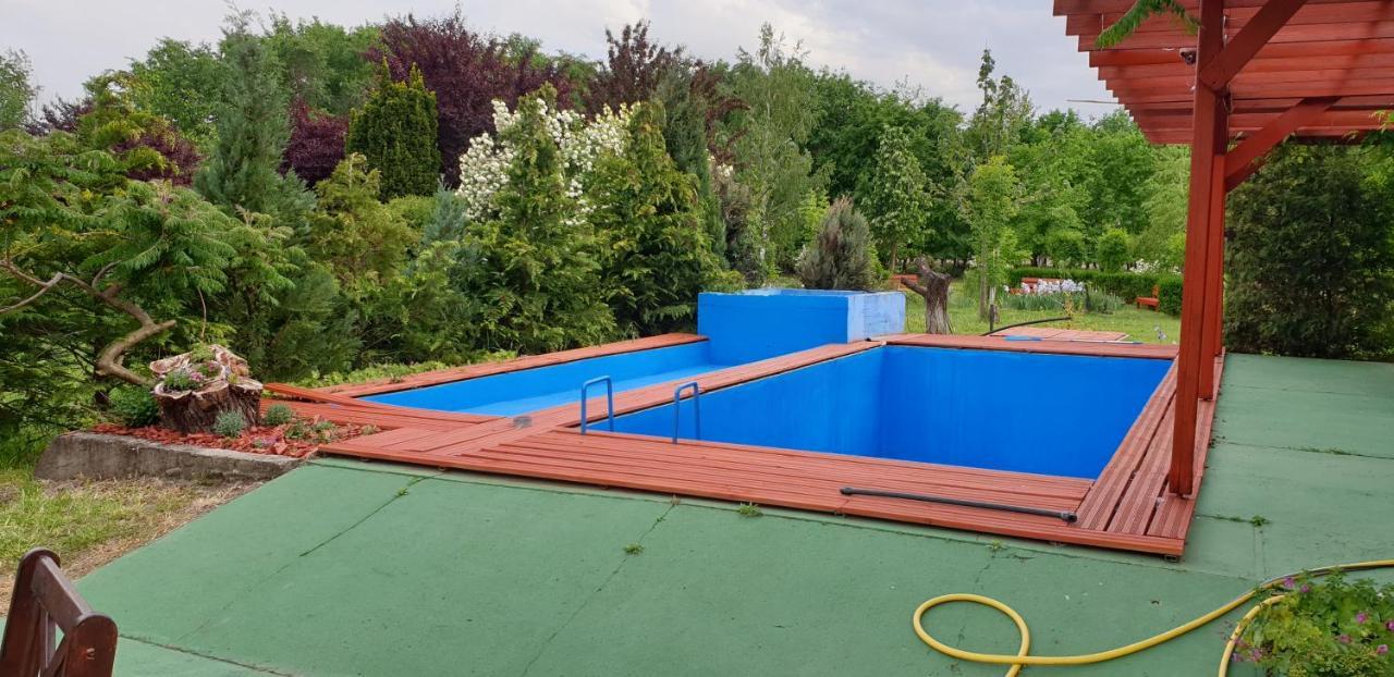 Dobo Tanya Villa Roszke Luaran gambar